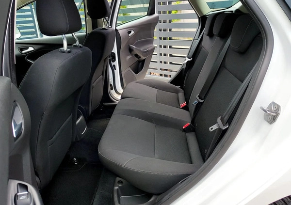 Ford Focus cena 32900 przebieg: 180000, rok produkcji 2016 z Poznań małe 436